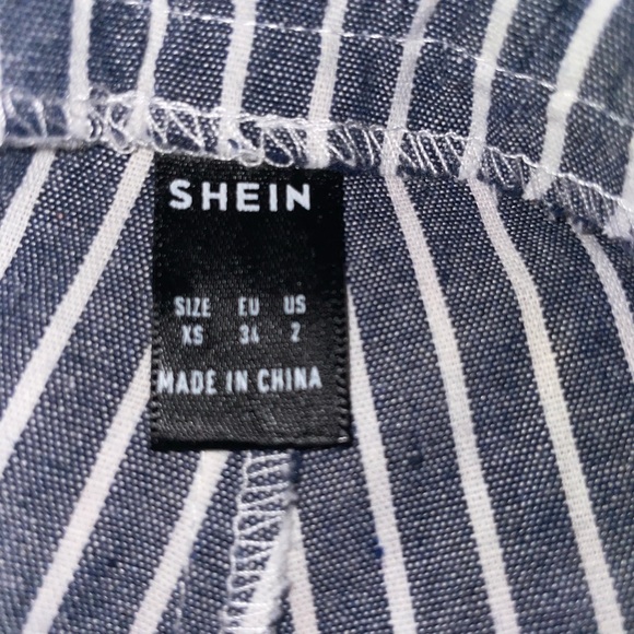 Striped Print Belted Shorts - Picture 2 of 3